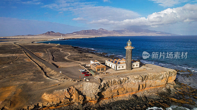 Punta Jandia灯塔鸟瞰图，西班牙加那利群岛富埃特文图拉岛最偏远的部分